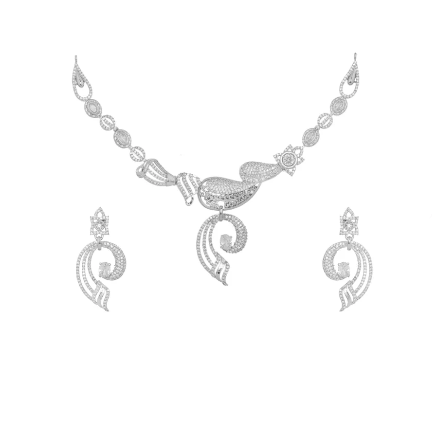 ENRICHED DIAMOND NECK PIECE