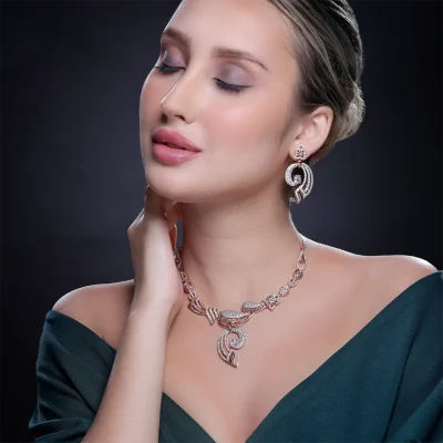 ENRICHED DIAMOND NECK PIECE