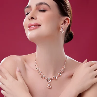 MOON SPECTULAR NECK PIECE