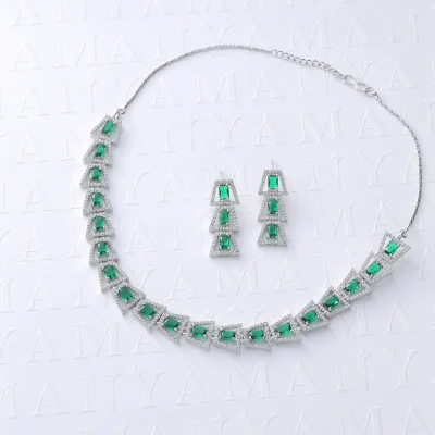 ELEGANT BEAUTY DIAMONDS CHAIN