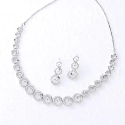 UNIQUE CIRCULERED DIAMOND NECKLACE