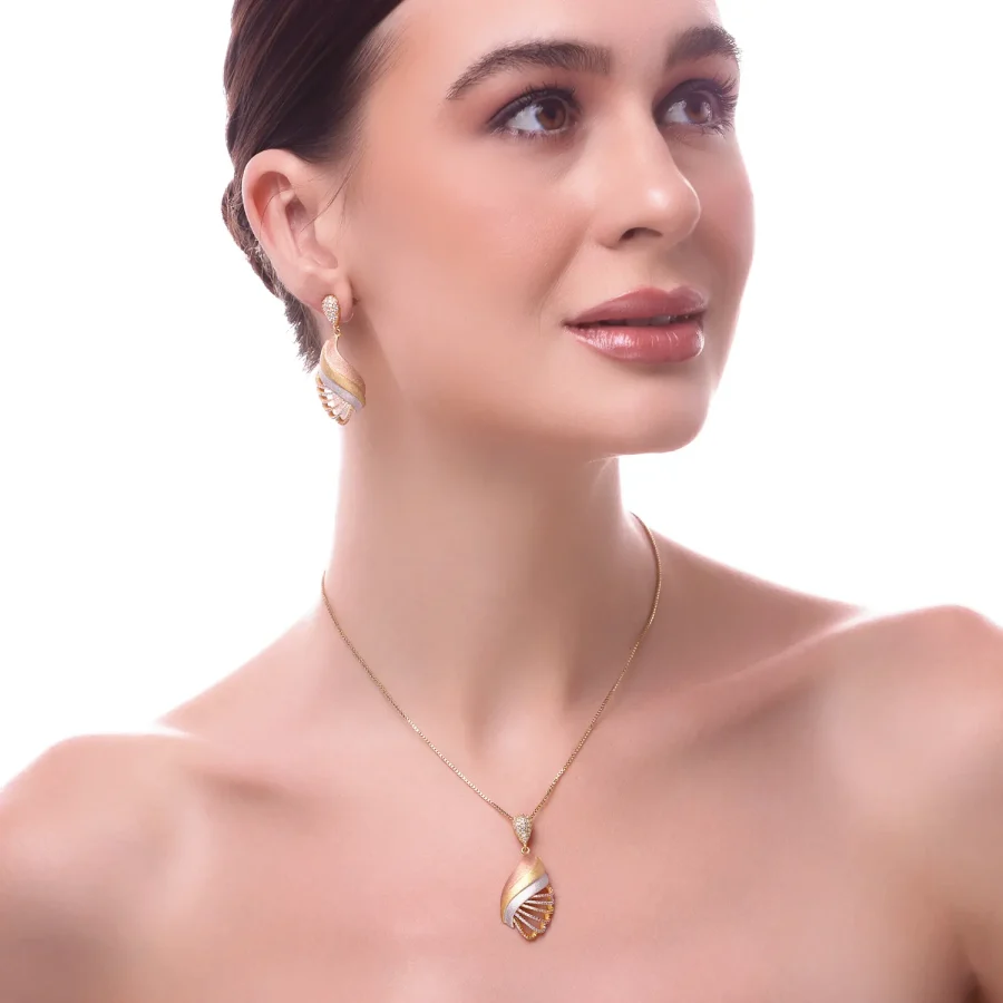 SOLITAIRE ELEGANCE IN 3 WAYS