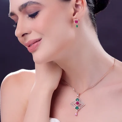 ALINED THREE GEM LOOK