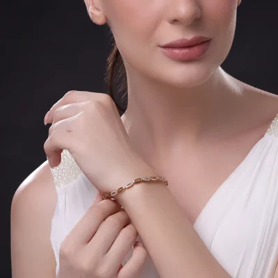 SIMPLE OVAL DELIGATE BRACELETE